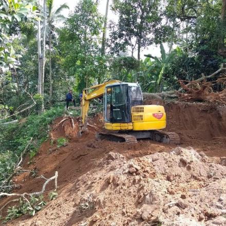 Album : Pembukaan Jalan di Banjar Dinas Lumbuan